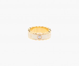 Marc Jacobs The Scallop Medallion Cream / Gold | USA_MJ10822